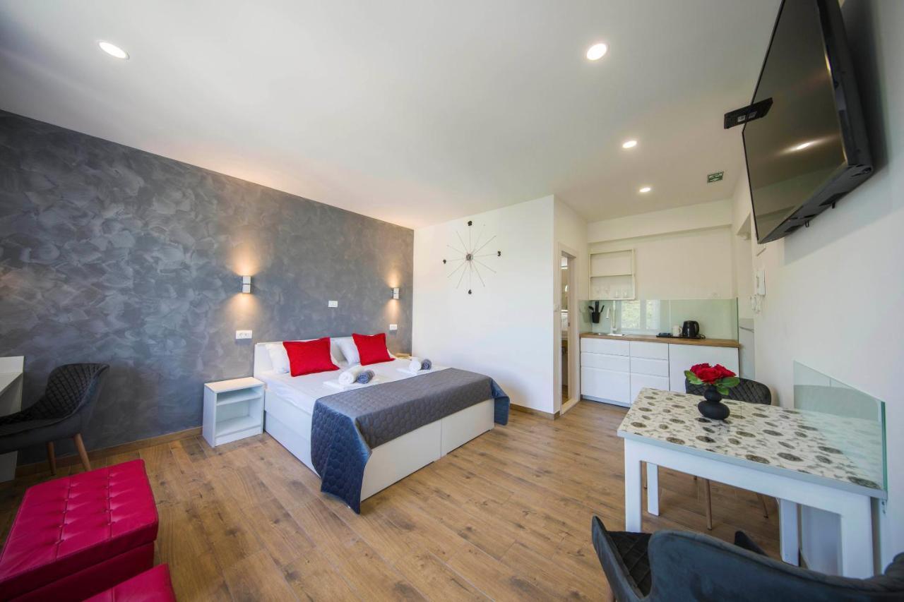 Split Central Luxury Studios ภายนอก รูปภาพ