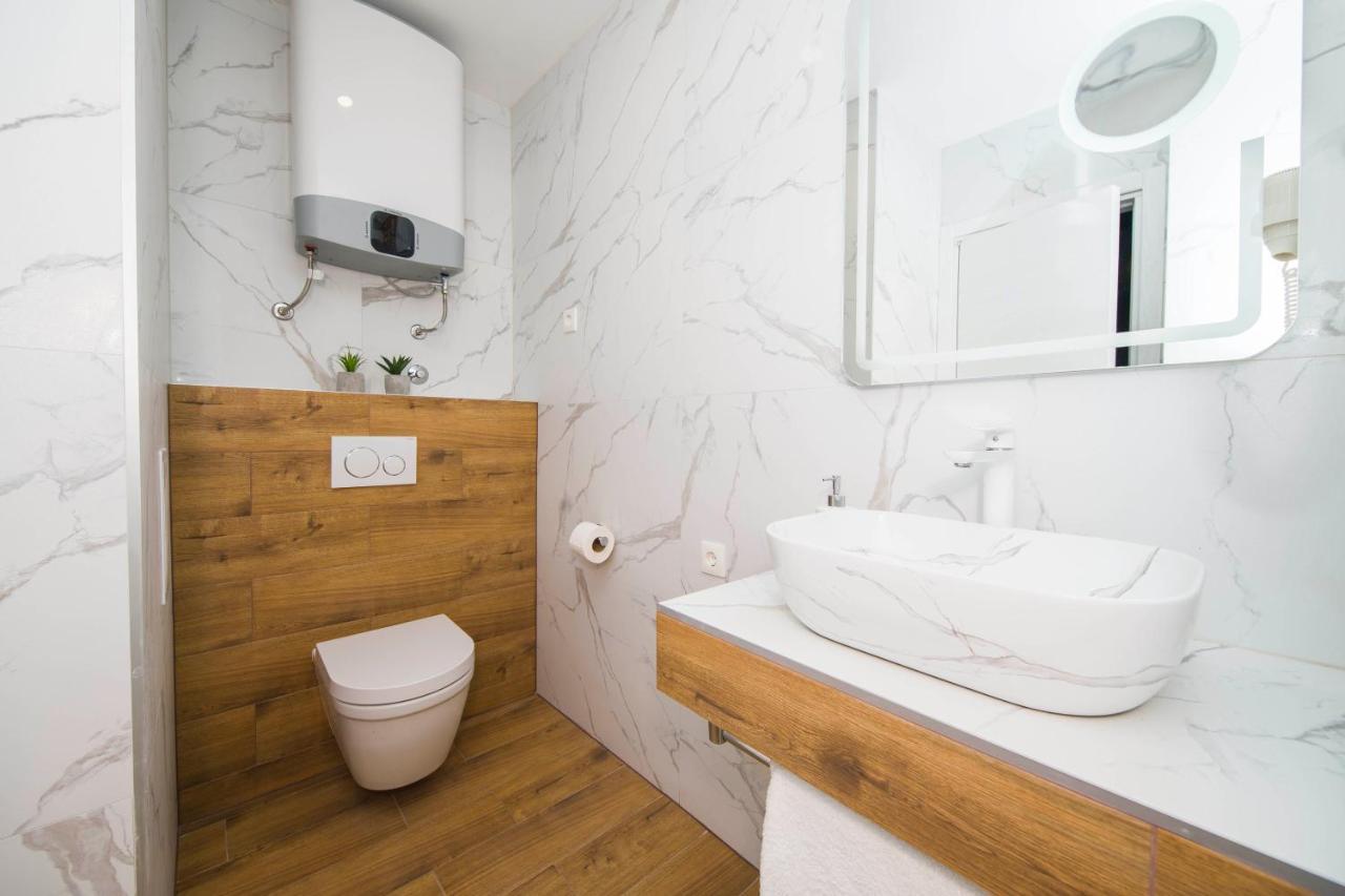 Split Central Luxury Studios ภายนอก รูปภาพ